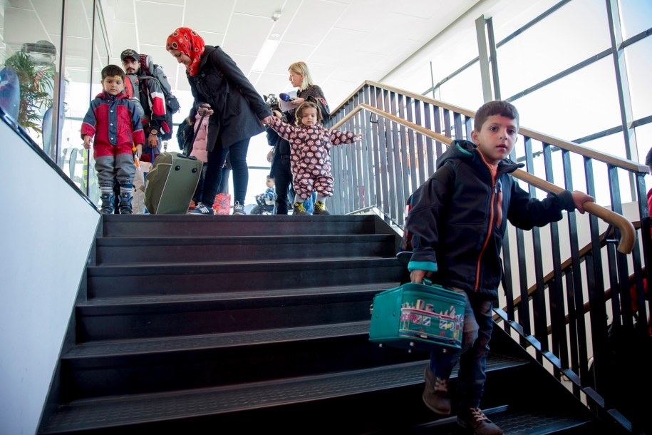 Przedstawiciele urzędu migracyjnego w szwedzkim Malmö nie wiedzą, co stało się z ok. 20 małymi uchodźcami /ADAM IHSE /PAP/EPA