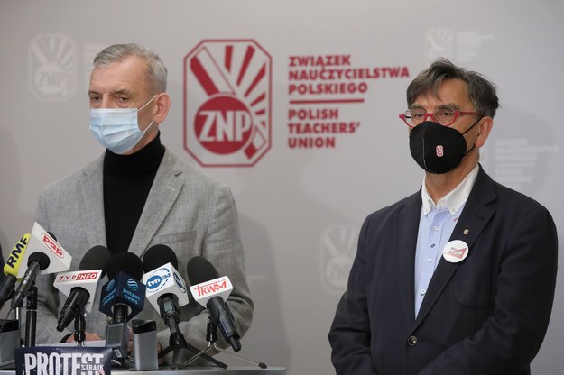 Przedstawiciele władz ZNP: Sławomir Broniarz (po lewej) i Krzysztof Baszczyński (po prawej)
