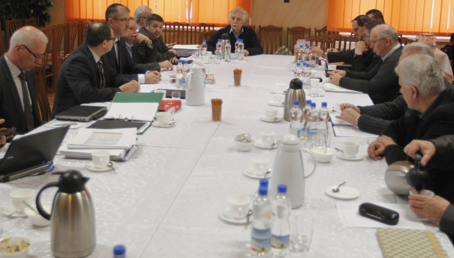 Przedstawiciele zarządu JSW i mediator Longin Komołowski /Andrzej Grygiel /PAP