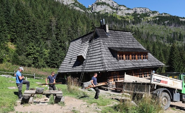 Przedwakacyjny prezent dla turystów. Schronisko na Hali Kondratowej znów otwarte