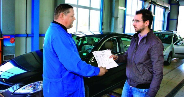 Przegląd bez dowodu rejestracyjnego wymaga stosownego zaświadczenia z policji. /Motor