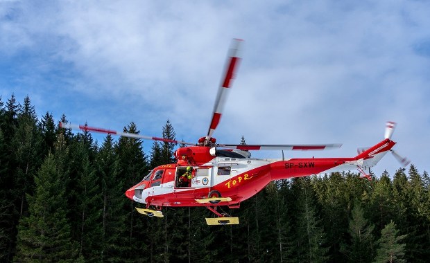 Przegląd skończony. Śmigłowiec TOPR-u wrócił nad Tatry