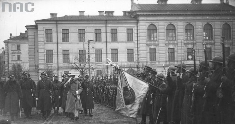 Przegląd Wojska Polskiego dokonany przez Józefa Piłsudskiego po zajęciu Wilna /Z archiwum Narodowego Archiwum Cyfrowego