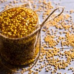 gorczyca właściwości Przegoni zmęczenie i pomoże w bólach reumatycznych. Dosyp do kąpieli lub stosuj jak przyprawę