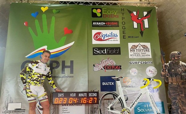 Przejechał na rowerze stacjonarnym prawie 10,5 tys. km