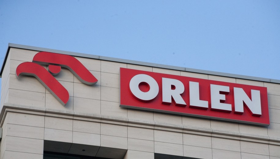 Przejęcie Lotosu przez Orlen może potrwać rok /Marcin Kaliński /PAP