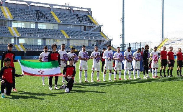 ​Przejmujący gest piłkarzy Iranu przed meczem