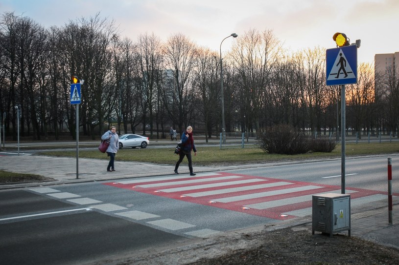 Przejście dla pieszych wciąż nie są bezpieczne /Piotr Grzybowski /Agencja SE/East News