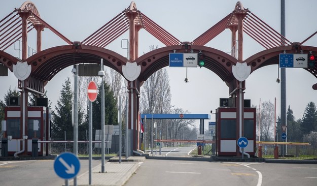 Przejście graniczne węgiersko-chorwackie /TAMAS SOKI /PAP/EPA
