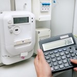 prąd Przejście na taryfę dynamiczną nie zawsze obniży rachunki za prąd. Oto komu się to nie opłaci
