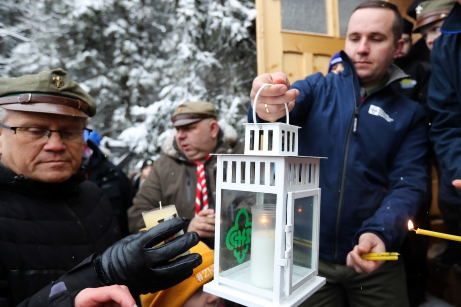 Przekazane przez słowackich skautów Betlejemskie Światło Pokoju zaprezentowane w Głodówce /Grzegorz Momot /PAP