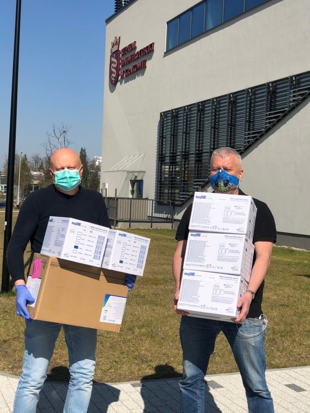 Przekazane rękawice i maski to początek działań wspierających szpitale /Materiały prasowe