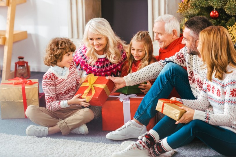 Przekonaj się, czy świąteczny buziak wprowadzi do waszego domu radosną atmosferę i naprawdę sprawi, że cała rodzina będzie w świetnym humorze /Pixel