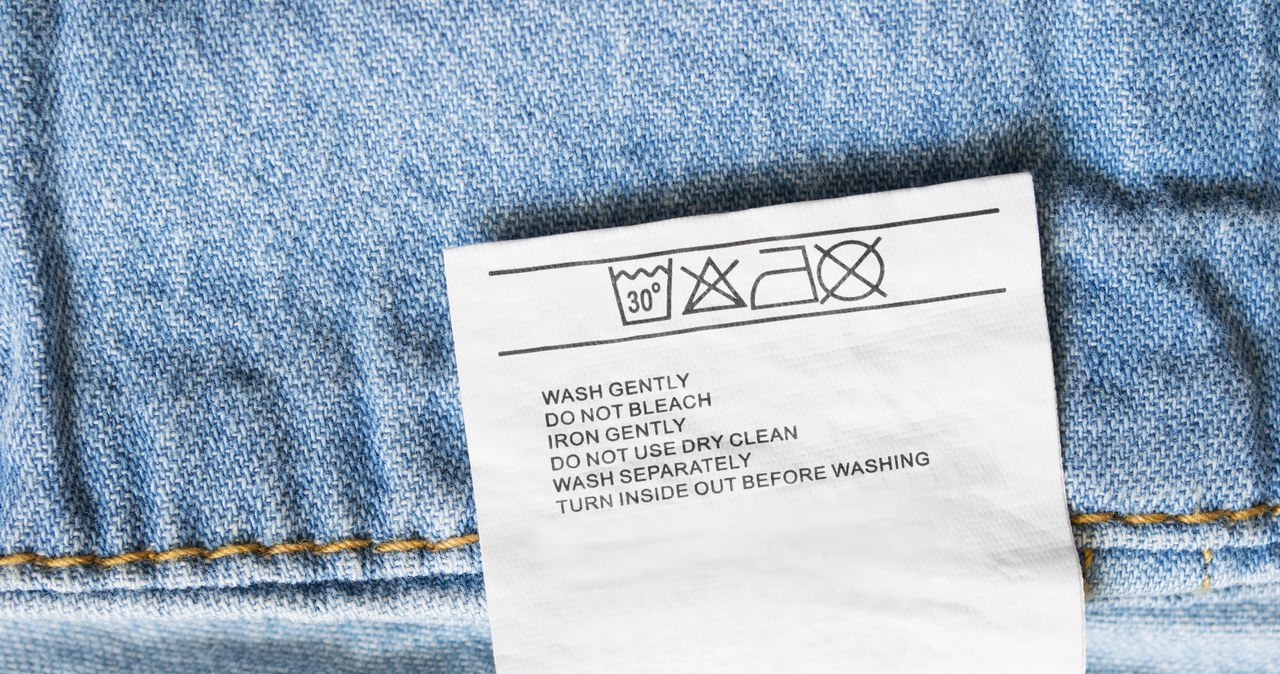 Przekreślone kółko na metce oznacza, że odzież nie jest przeznaczona do prania chemicznego /Pixel