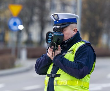 Przekroczenie prędkości o 50 km/h to prosty sposób, aby stracić prawo jazdy