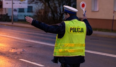 Przekroczył prędkość, bo chciał osuszyć umyte auto. Stracił prawo jazdy 