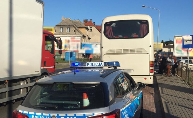 Przeładowany autobus. Kierowca wiózł o 25 pasażerów za dużo