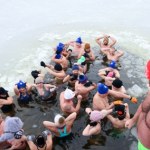 Przełam lody! Jak zacząć przygodę z morsowaniem i nie zamarznąć?