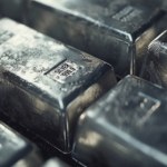 Przełom na rynku metali szlachetnych. Cena "przekroczyła psychologiczną barierę"