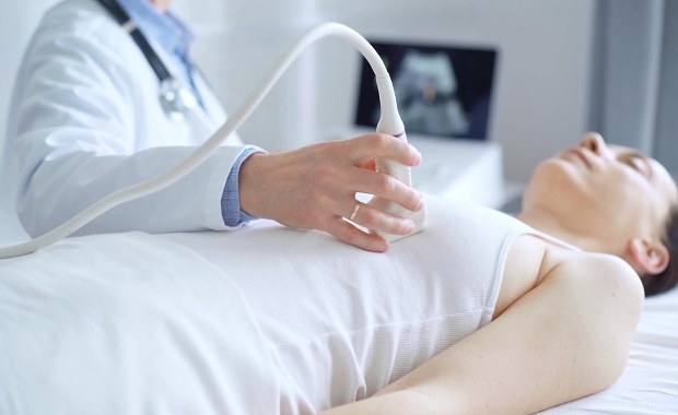 Przełom w leczeniu raka piersi. Test genetyczny pozwala uniknąć chemioterapii