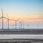 Przełom w magazynowaniu energii dzięki wodnym akumulatorom przepływowym