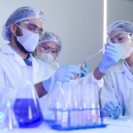 Przełom w medycynie? Nowa donosowa szczepionka w sprayu poddana testom