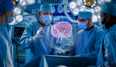 Przełom w neurochirurgii. AI w czasie rzeczywistym pomagała usunąć guz mózgu