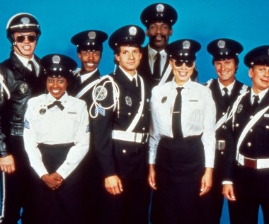 Przełomem w jego karierze okazałą się główna rola Careya Mahoneya w komedii "Akademia policyjna" (1984) - opowieści o grupie nieudaczników przyjętych do nowojorskiej policji.

Guttenberg pojawił się jeszcze w drugiej części "Akademii Policyjnej" o podtytyle: "Pierwsze zadanie" (1985), trzeciej - "Powrót do szkoły" (1986) i czwartej - "Patrol obywatelski" (1987).

Nie było go natomiast w piątej - "Misja w Miami Beach" (1988), szóstej - "Operacja chaos" (1989), animowanym serialu z 1988 r. (głosu Mahoneyowi użyczył Ron Rubin), ostatniej (jak dotąd) fabularnej - "Misja w Moskwie (1994) ani serialu z lat 1997-98.