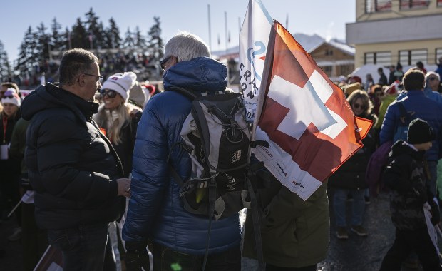 Przełomowa decyzja Szwajcarii. Kraj przyjmuje unijne sankcje na Rosję