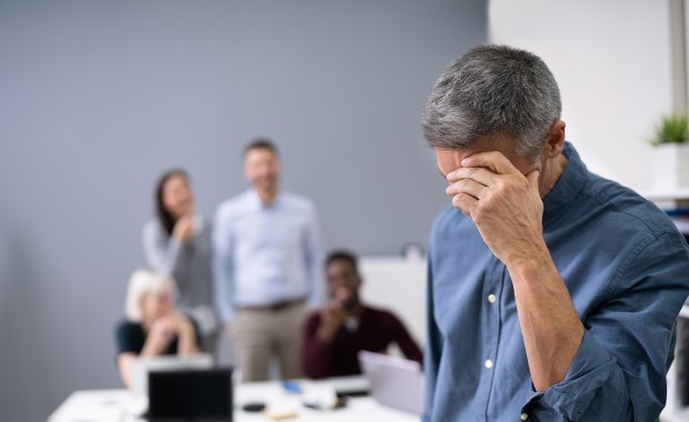 Przełomowe orzeczenie brytyjskiego trybunału. "Wzdychanie może stanowić mobbing"