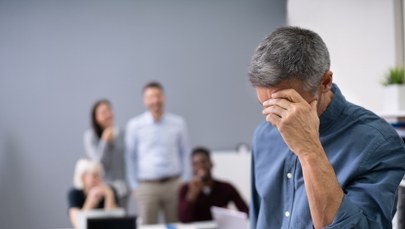 Przełomowe orzeczenie brytyjskiego trybunału. "Wzdychanie może stanowić mobbing"