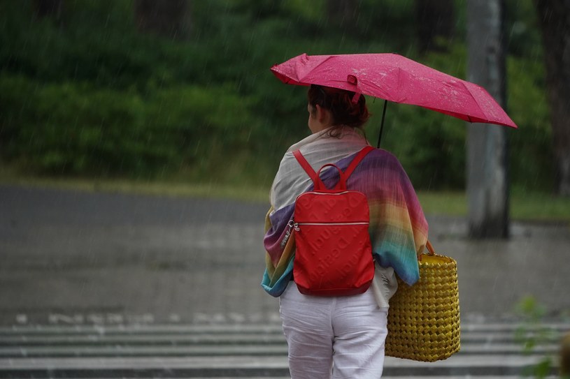 Przelotne opady deszczu mogą pojawić się w całym kraju /Mateusz Wlodarczyk /Agencja FORUM