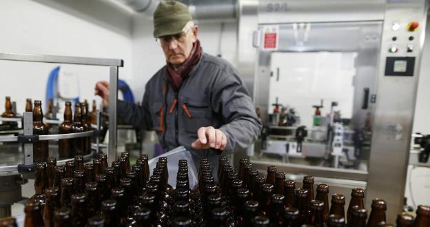 Przemysł piwowarski tworzy 200 tys. miejsc pracy w polskiej gospodarce (zdj. ilustracyjne) /AFP