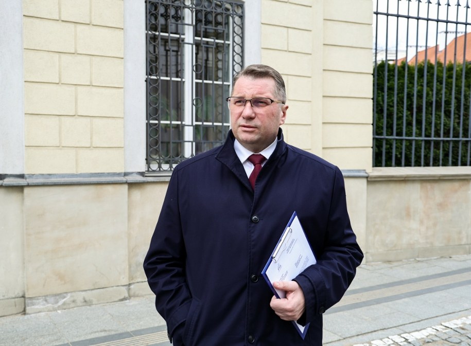 Przemysław Czarnek był pasażerem Volkswagena, który zderzył się z Oplem /Anita Walczewska /East News