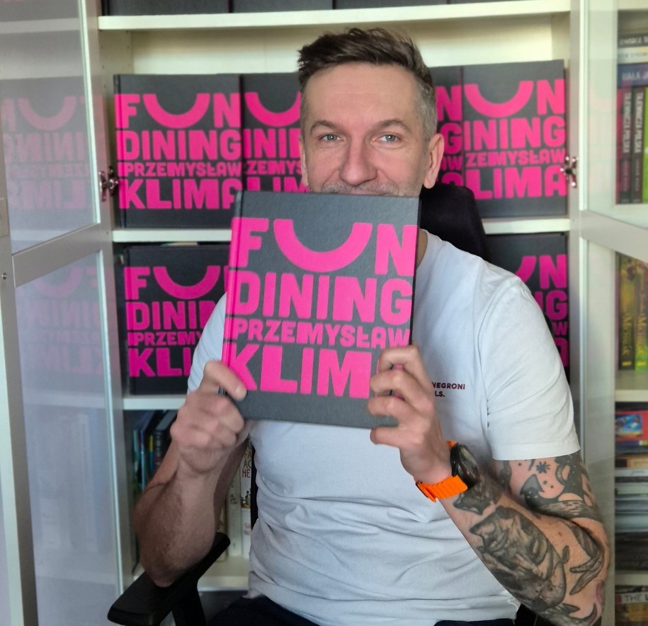 Przemysław Klima i jego książka "Fun dining" /Marta Greczka /