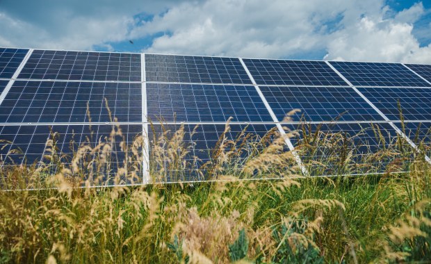 Przemysłowe instalacje fotowoltaiczne. Gdzie kończy się „instalacja”, a zaczyna infrastruktura energetyczna?