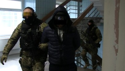 Przemyt, narkotyki, uprowadzenia. CBŚP rozbiło grupę pseudokibiców