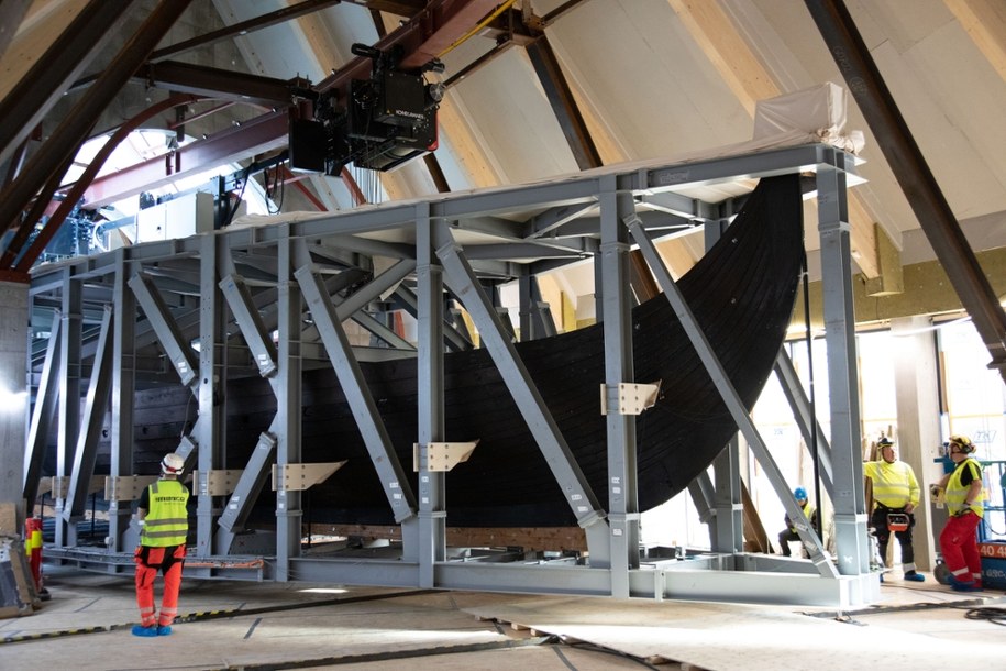 Przenosiny okrętu z Gokstad /Mårten Teigen/Vikingtidsmuseet /