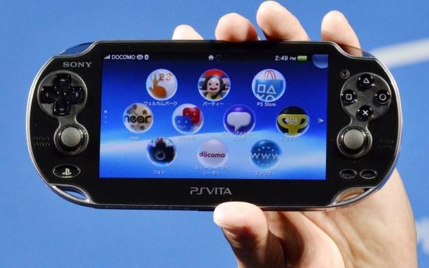 Przenośna konsola Sony PS Vita w pełnej okazałości /AFP