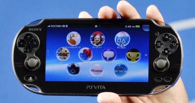 Przenośna konsola Sony PS Vita w pełnej okazałości /AFP