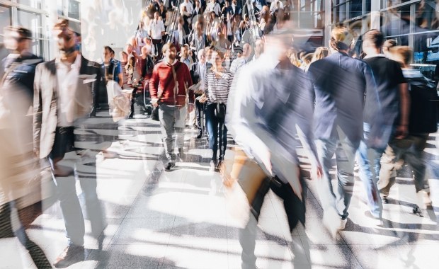 Przepaść między bogatymi i biednymi w UK. "Grozi powrót do ery wiktoriańskiej"