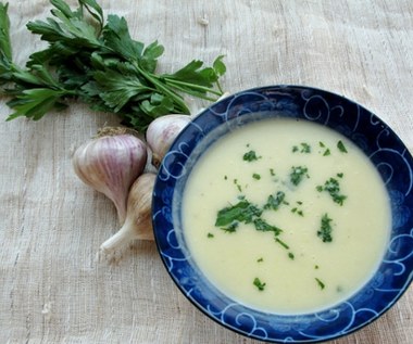 Przepis na cudowną zupę czosnkową