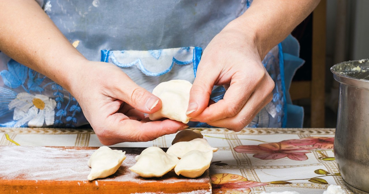 Przepis na idealne ciasto na pierogi. /Volodymyr Muliar /123RF/PICSEL