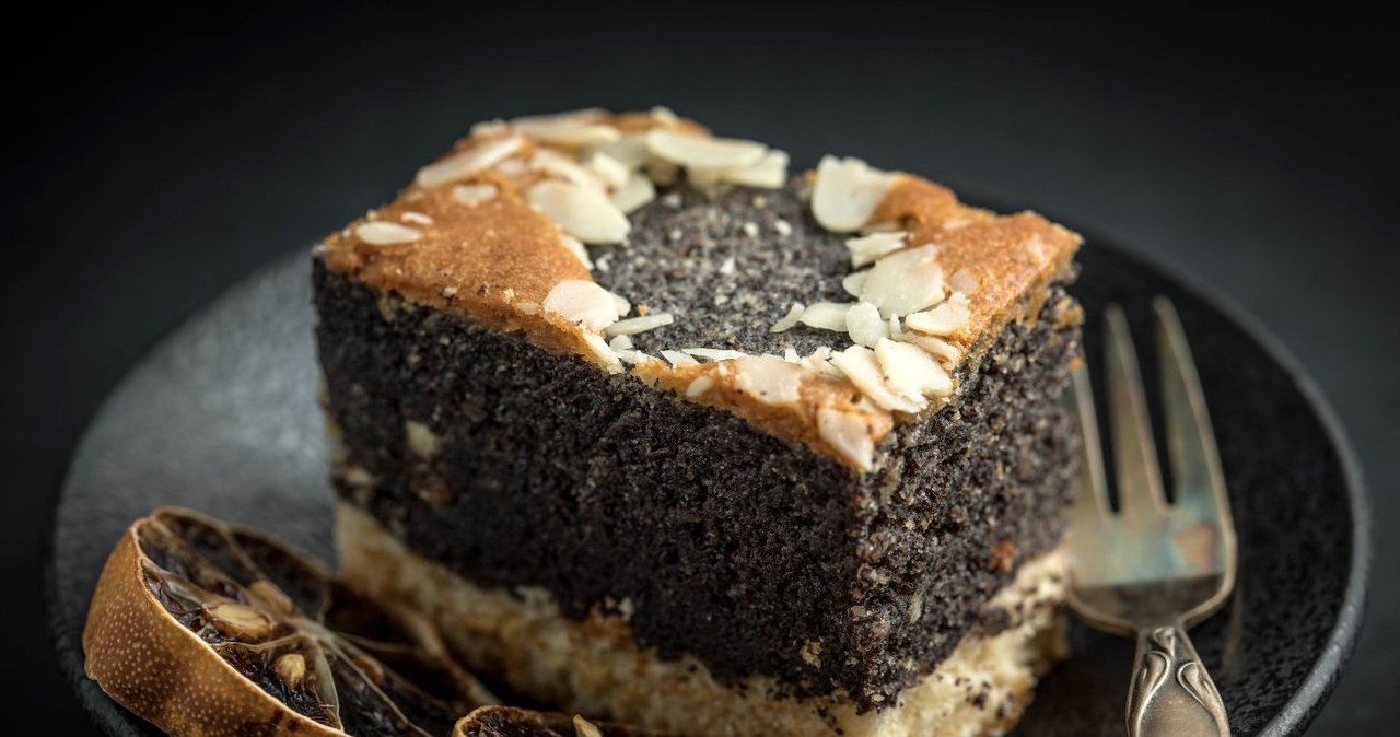 Przepis na makowiec na kruchym cieście jest prosty i szybki w wykonaniu /arfo /Canva Pro