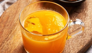 Przepis na napój detoksykujący. Oczyszcza wątrobę, dodaje energii i poprawia samopoczucie