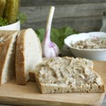 Przepis na tradycyjny, swojski smalczyk. Smak prawdziwej polskiej kuchni