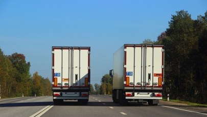 Przepisy dotyczące „wyścigów słoni” martwe? Mamy statystyki policji i ITD