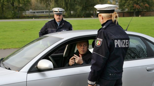 Przepisy drogowe w Polsce i Niemczech są niemal identyczne. Jednak na kierowców czeka kilka pułapek, które mogą sporo kosztować. /Auto-Reporter.NET