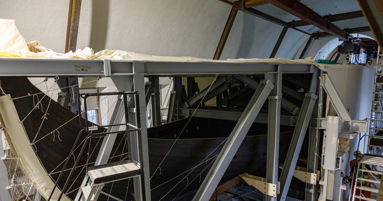 Przeprowadzka giganta. 1200-letni okręt Wikingów w nowym domu