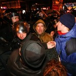 Przepychanki z policją podczas trzeciej rocznicy Majdanu w Kijowie